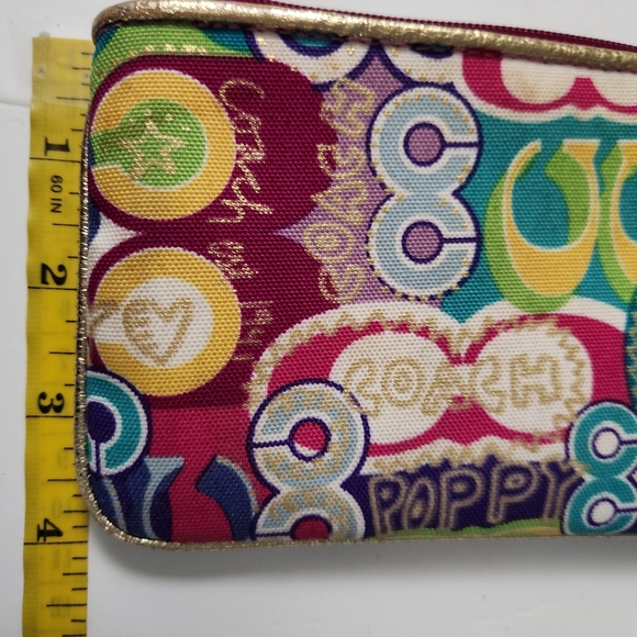 SALE! COACH Poppy Signature Wristlet - Picture 8 of 10